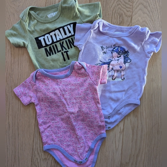 3/$10💜 Onesies - Picture 1 of 1